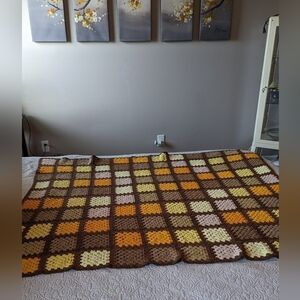 Cute Vintage 80s Afghan